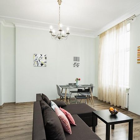 Art Deco One-Bedroom Suite In Library House With Free 5G Wifi Riga Exterior foto