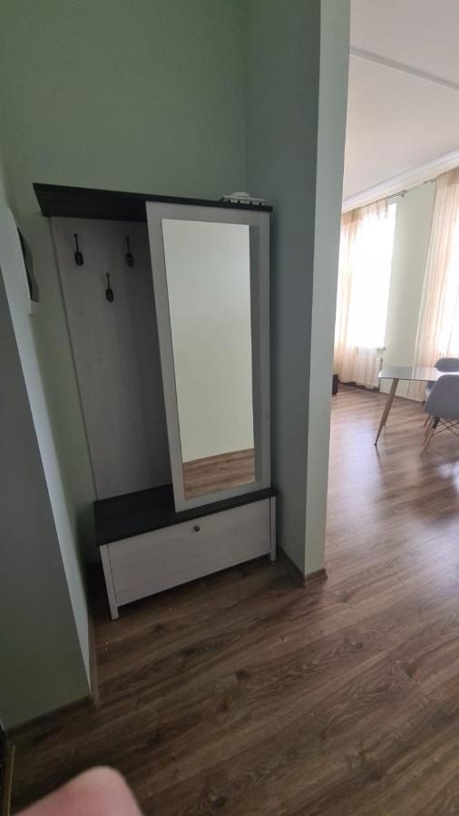 Art Deco One-Bedroom Suite In Library House With Free 5G Wifi Riga Exterior foto