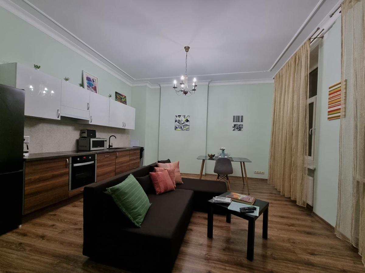 Art Deco One-Bedroom Suite In Library House With Free 5G Wifi Riga Exterior foto