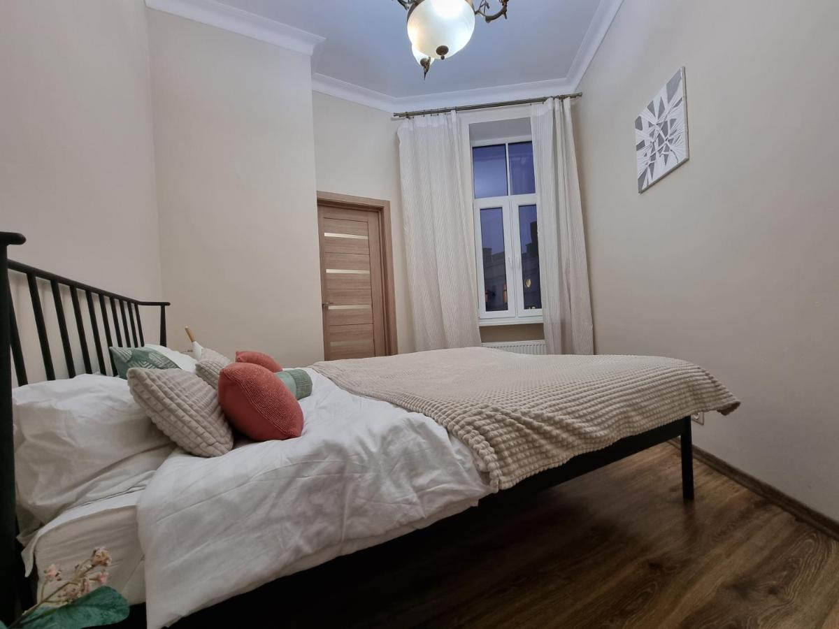 Art Deco One-Bedroom Suite In Library House With Free 5G Wifi Riga Exterior foto